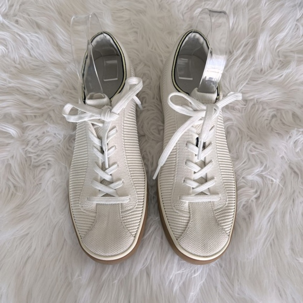 White Rothy’s lace up sneakers - Picture 3 of 7